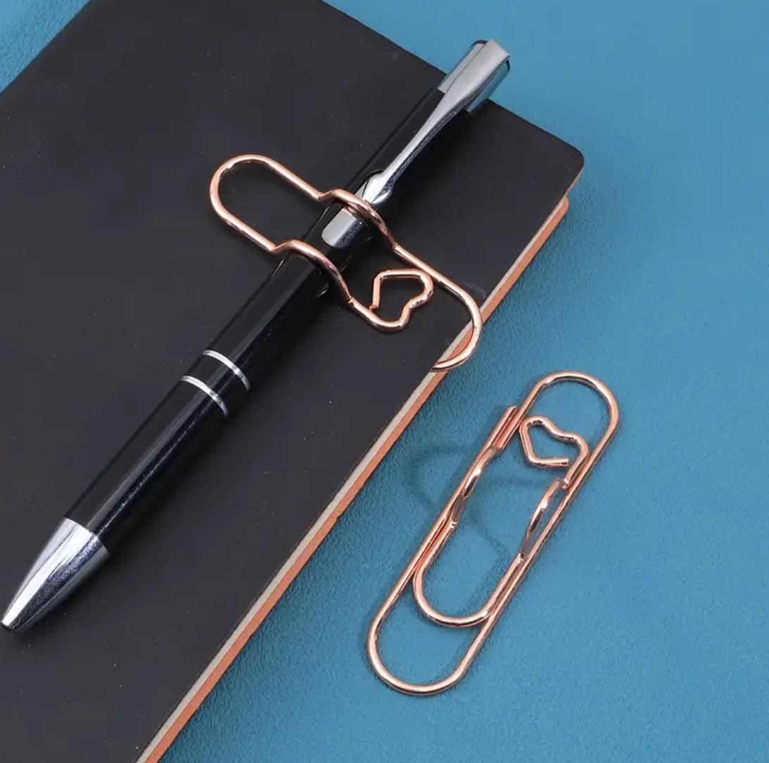 Silver Creative Heart Paperclip Pen Holder