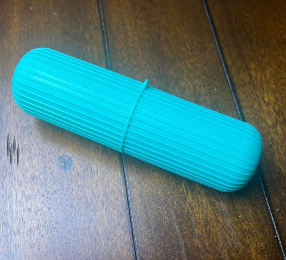 Green Travel Toothpaste/Toothbrush Holder