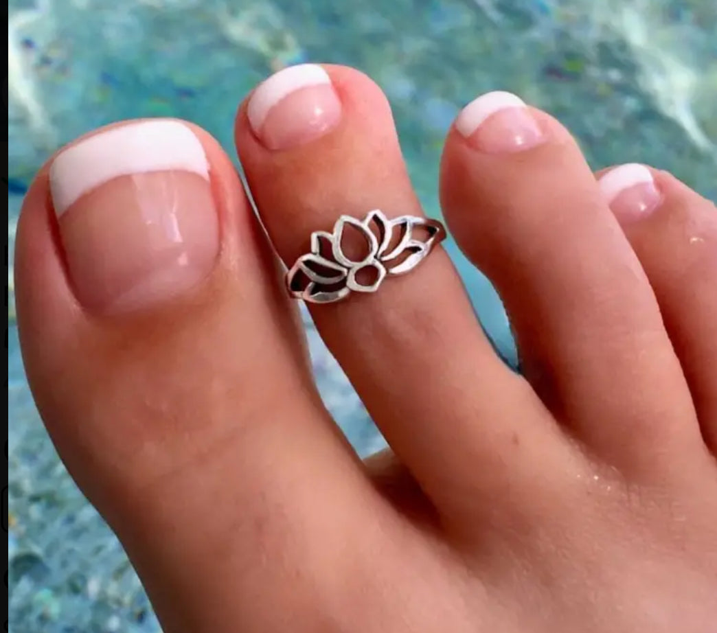 Lotus Flower Adjustable Toe Ring