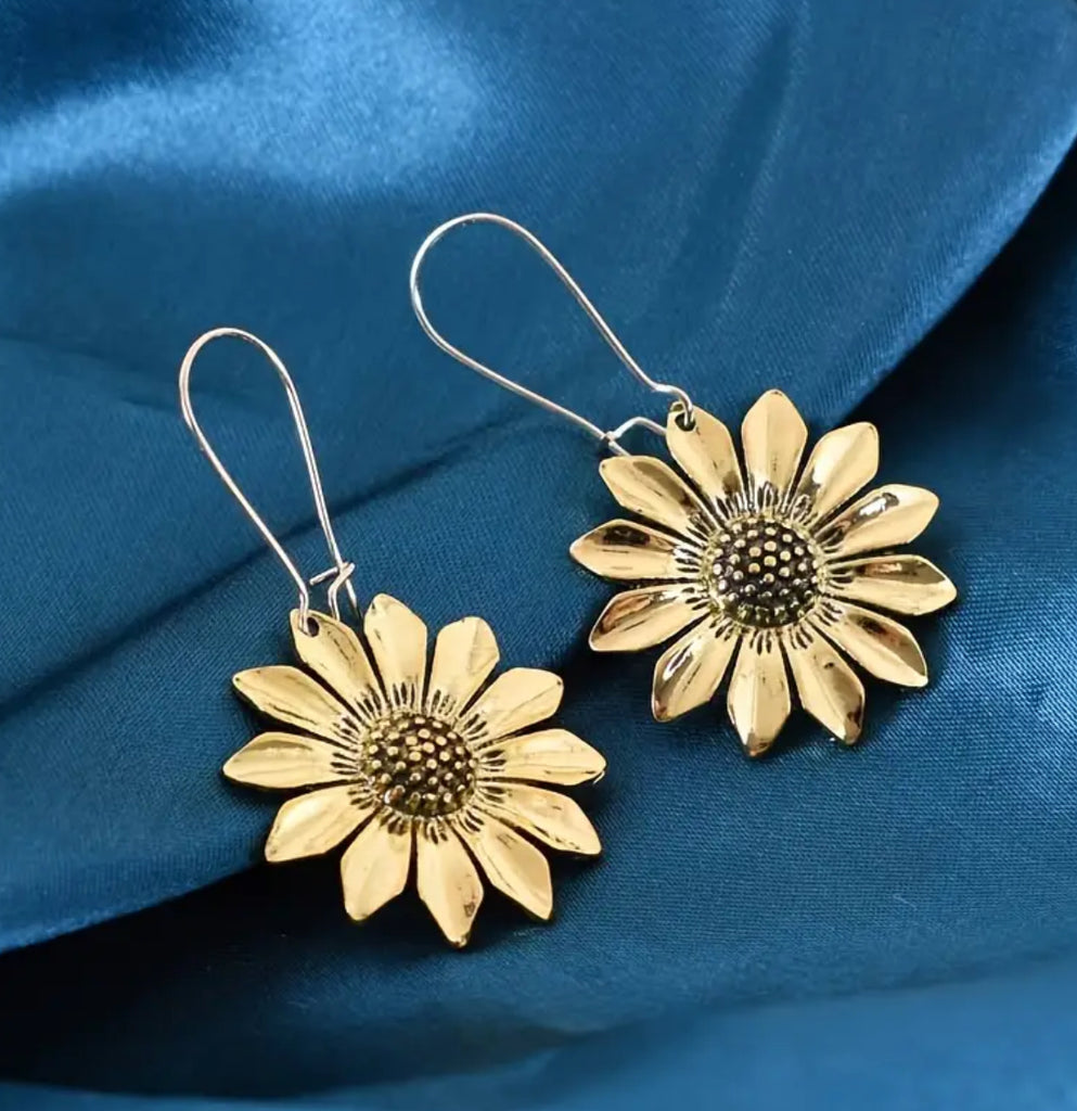 Golden Fashion Vintage Sunflower Earrings