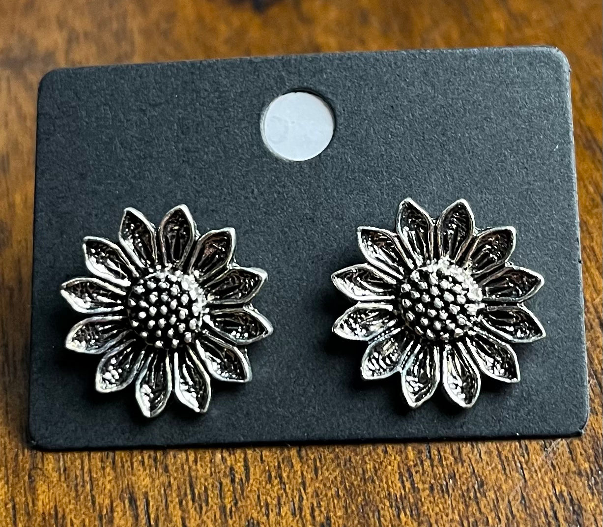 Vintage Daisy Earrings